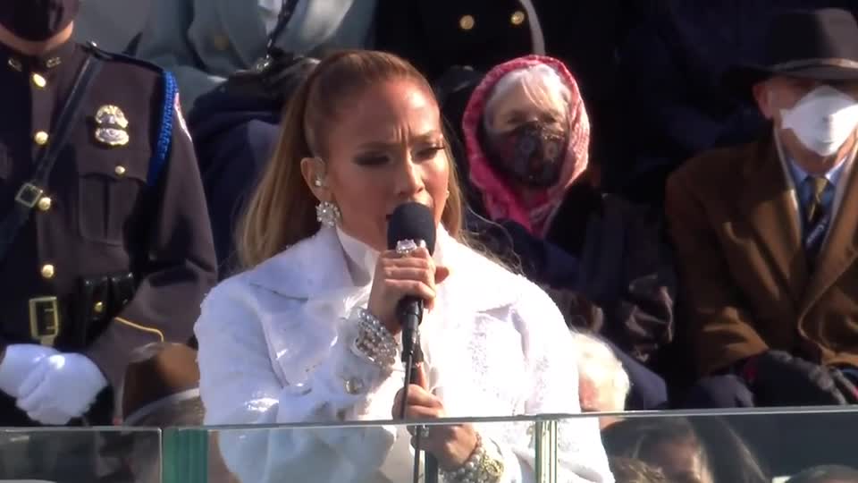 RAW: Jennifer Lopez sings medley – WPXI