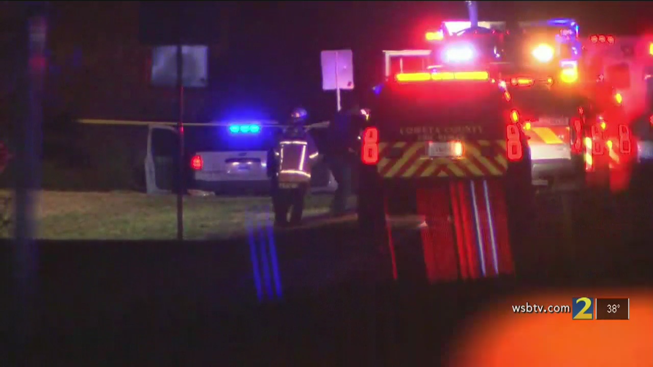 2 dead after small plane crashes in Coweta County, officials say