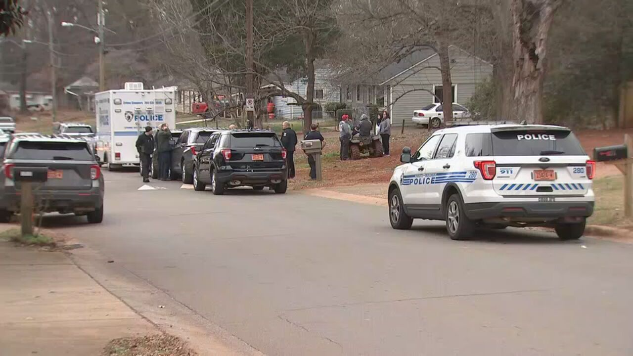 Neighbors rush to help after teen shot, killed in Kannapolis; 14-year-old  arrested – WSOC TV