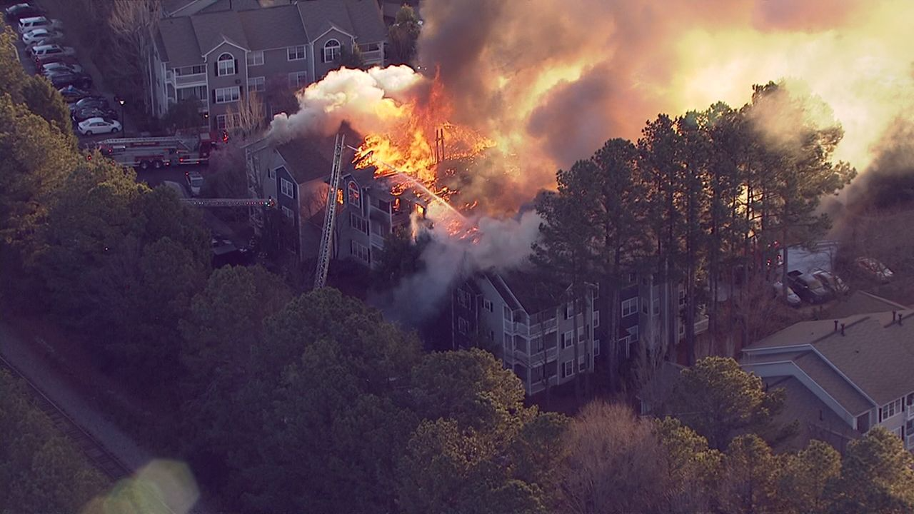 Massive 2 Alarm Fire Rips Through Brookhaven Apartment Complex 24 Units Damaged Wsb Tv Channel 2 Atlanta