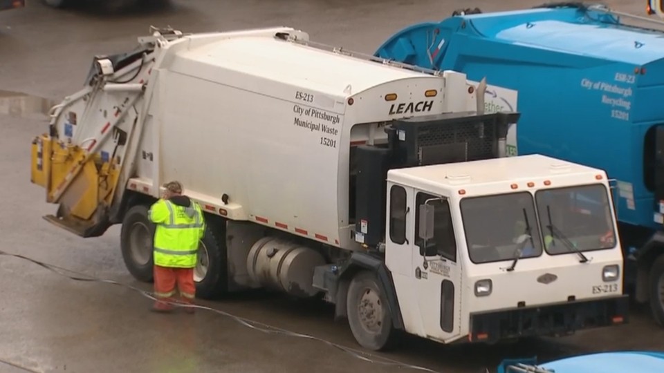 Coronavirus Pittsburgh garbage collectors refuse to pick up trash