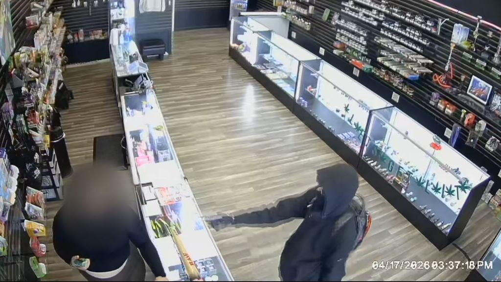 vape shop stabbing Vape shop armed robbery caught on video; police arrest 18-year-old – WSB-TV  Channel 2