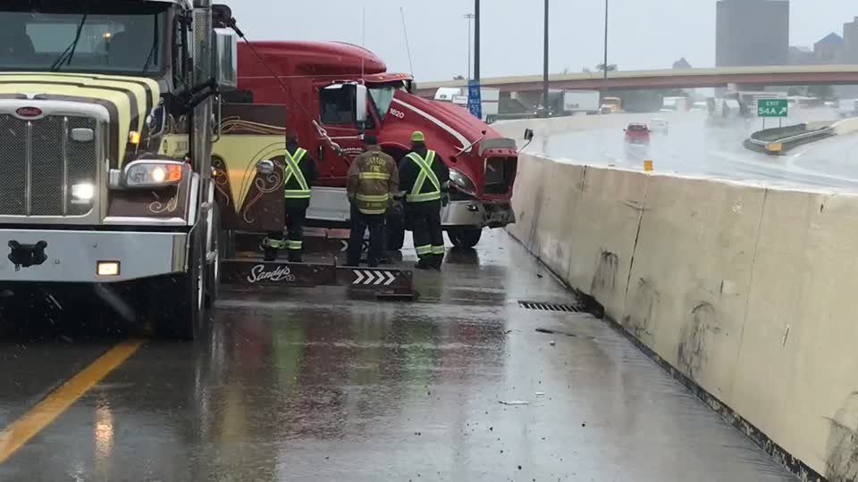 UPDATE: Lanes reopen on NB I-75 in Dayton after crash involving ...