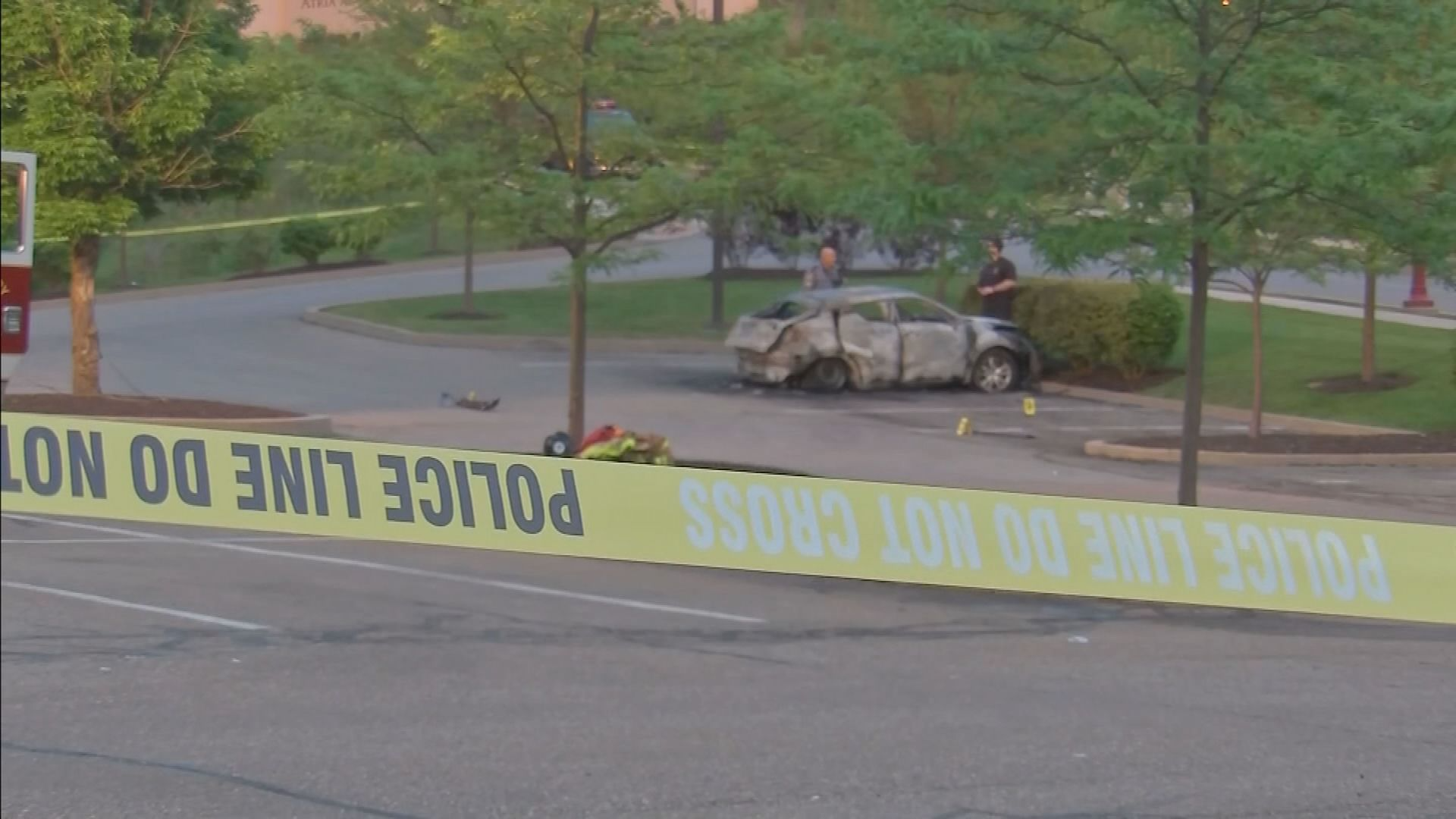 Car explodes in Cranberry restaurant parking lot, body found inside – WPXI