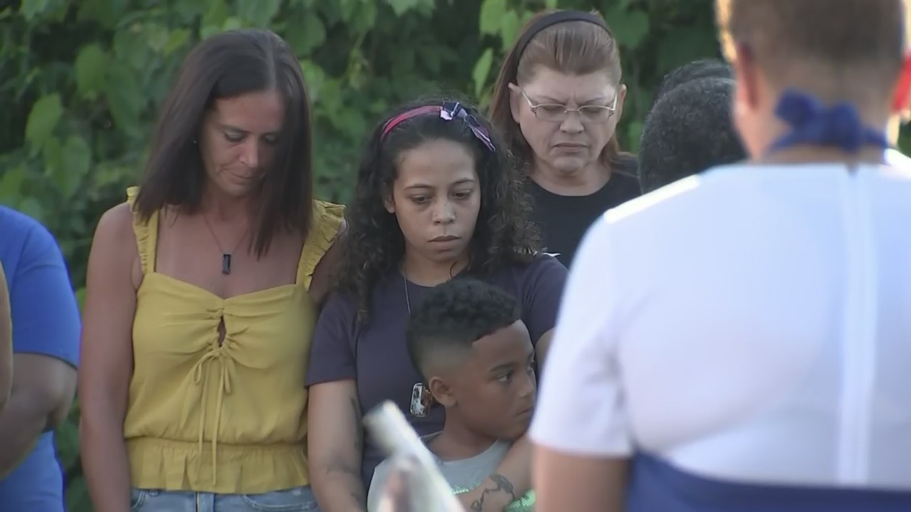 Daughter of man killed trying to stop bank robber pays for local family