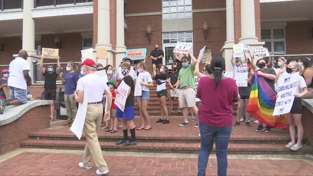 Lafayette County Supervisor hear debate over confederate statue removal