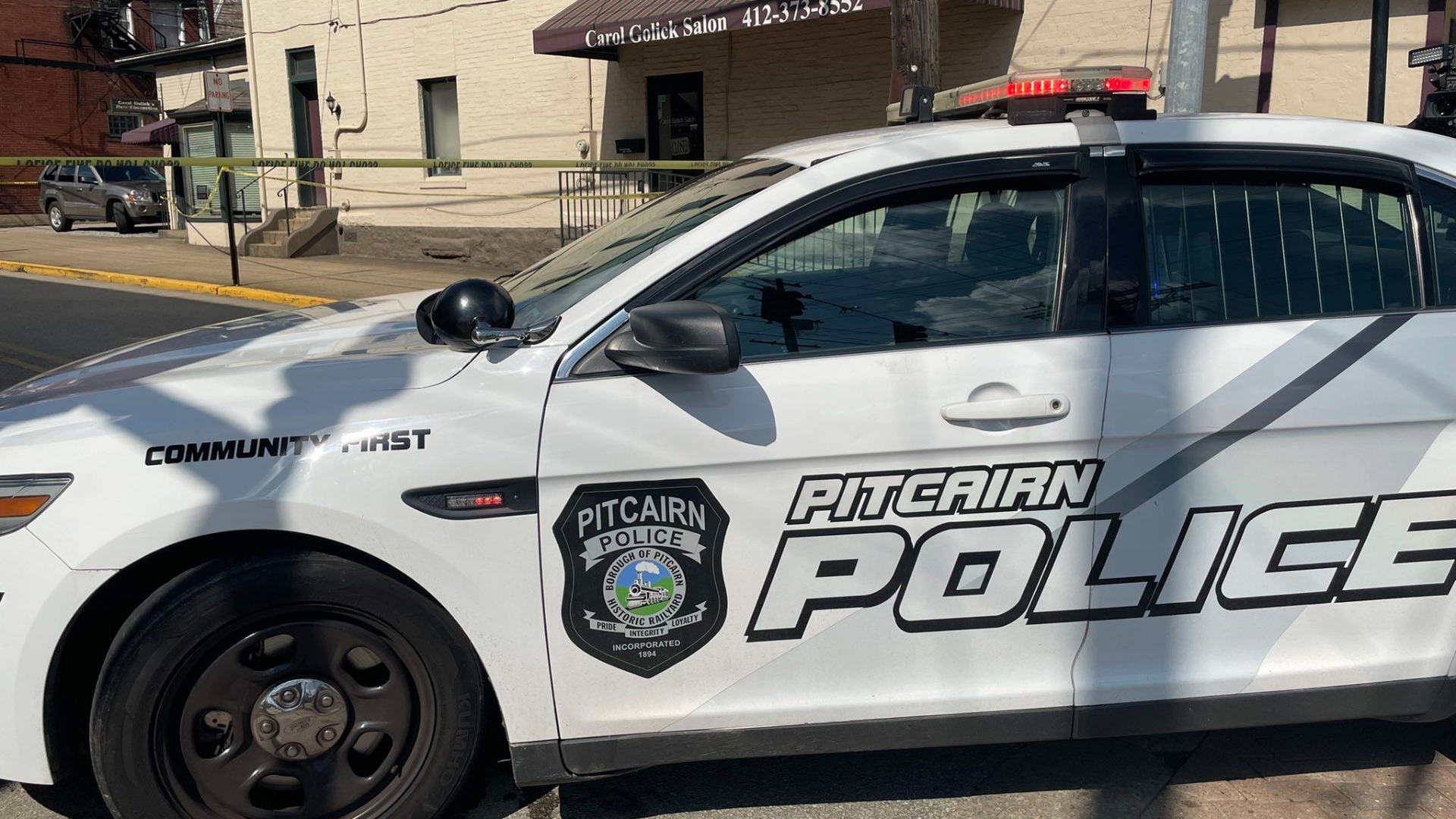 Police investigate deadly shooting, shut down street in Pitcairn WPXI