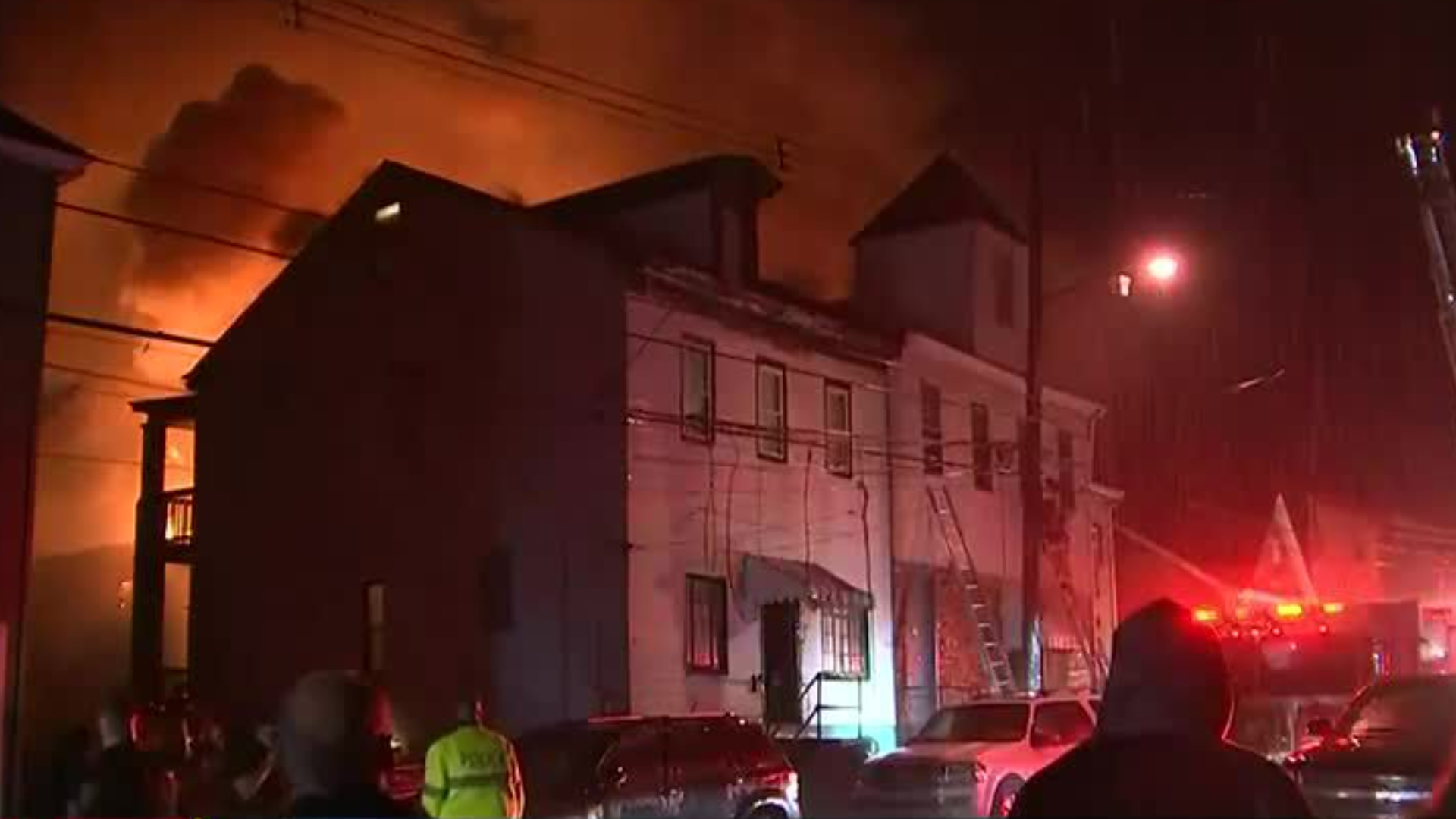 4 firefighters hurt, people evacuated as large fire burned in Pittsburgh neighborhood WPXI