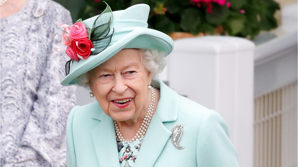t_ad8b9f8213b44d58b6633aabc2ac13f6_name_Queen_Elizabeth_II_What_you_need_to_know_6172c8224a7c2673a83ca259_1_Oct_22_2021_14_29_47_poster.jpg