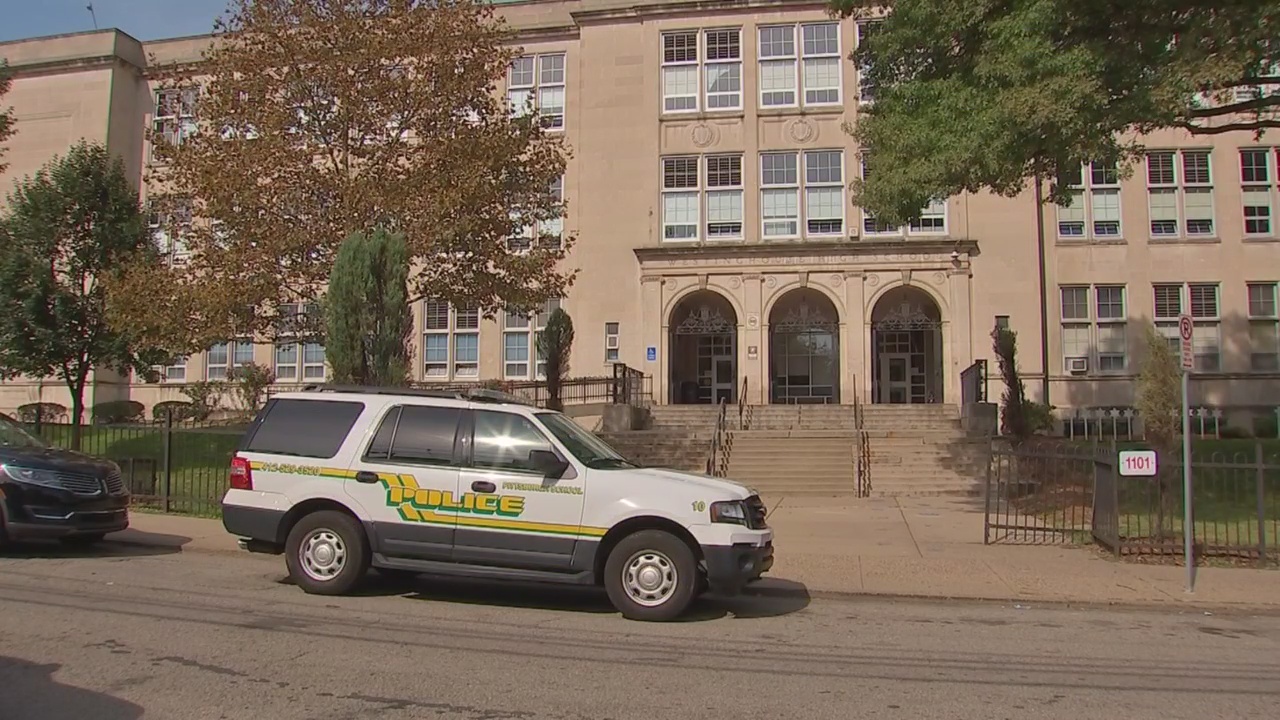 Student brings loaded gun clip to Pittsburgh school, leading to