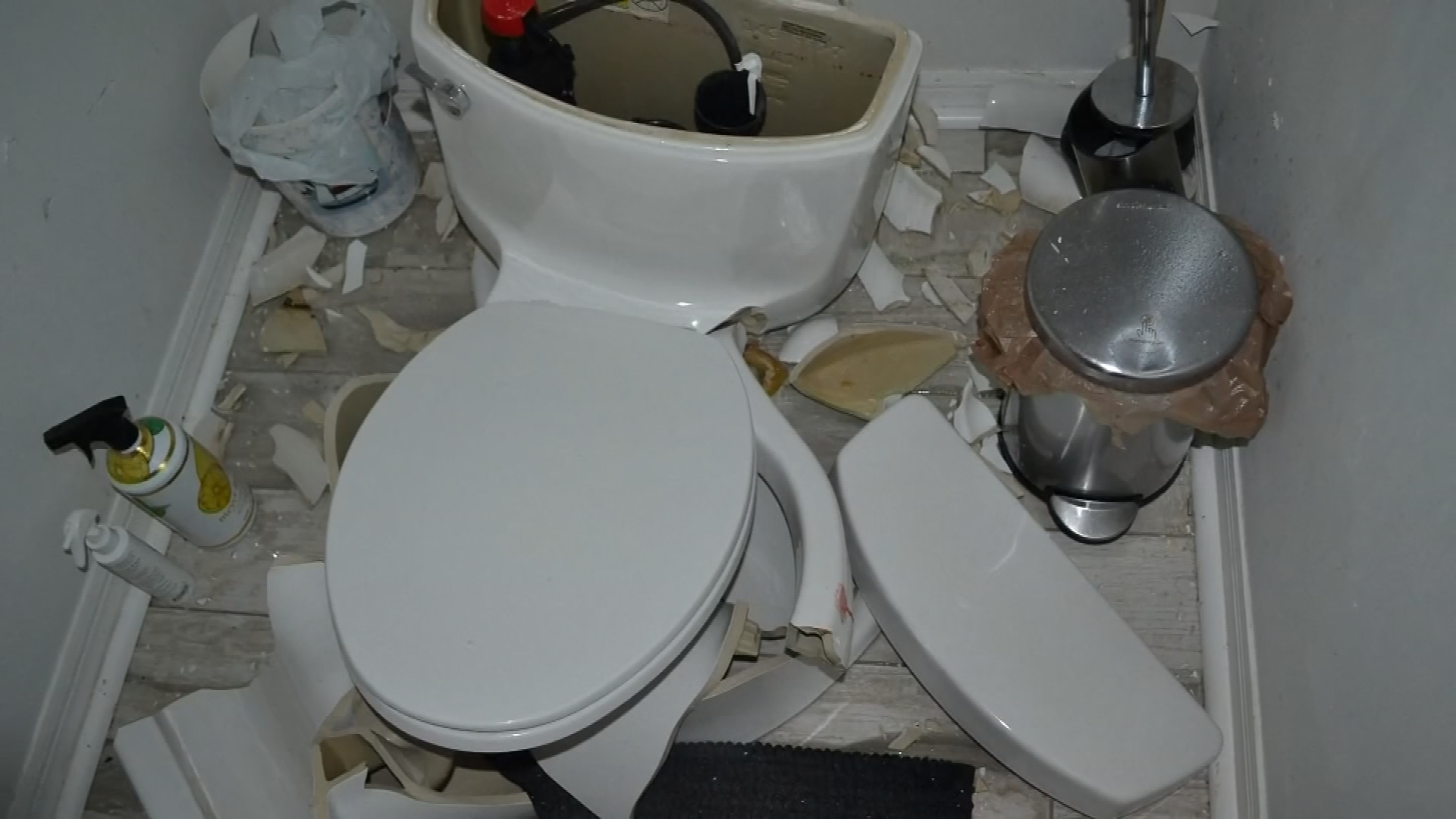 Toilet explodes after lightning hits septic tank of Florida home WPXI