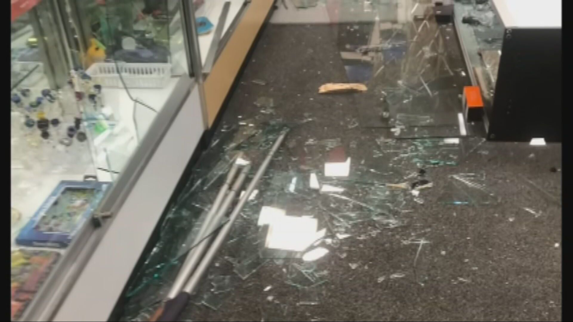 Renton vape shop gets hit with back-to-back break-ins  KIRO 7 News Seattle