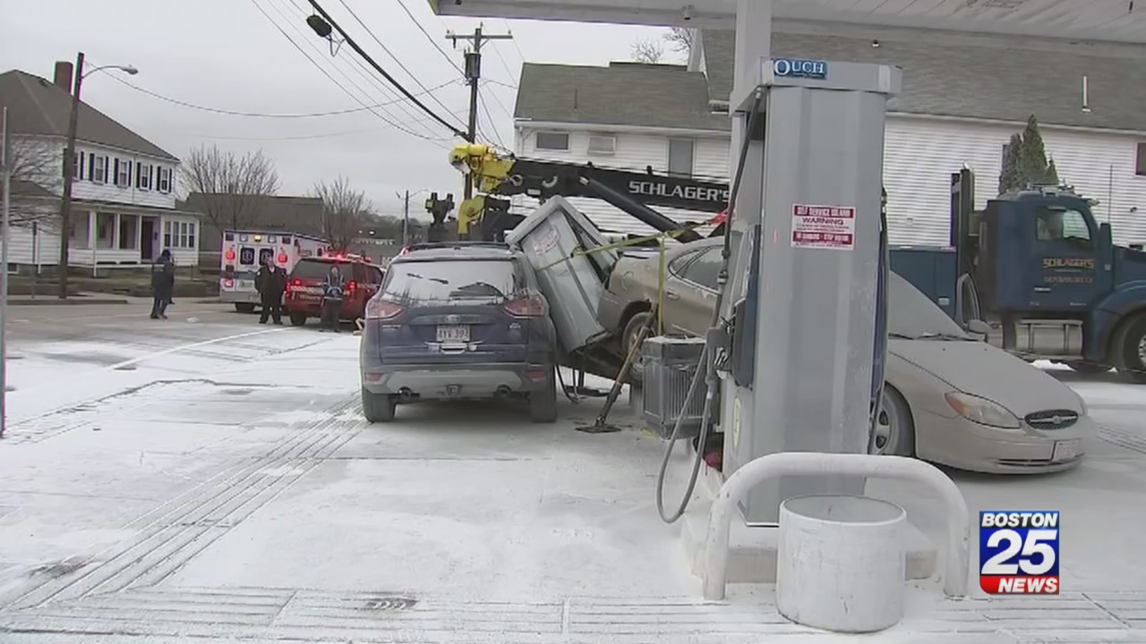 Car backs into fuel pump at gas station in Quincy, causes huge mess