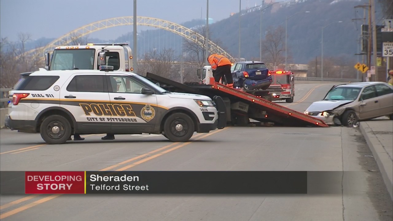 2 injured in multivehicle crash on West Carson Street