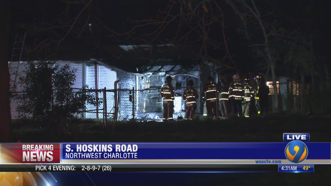 Officials investigating after northwest Charlotte home catches fire(01)