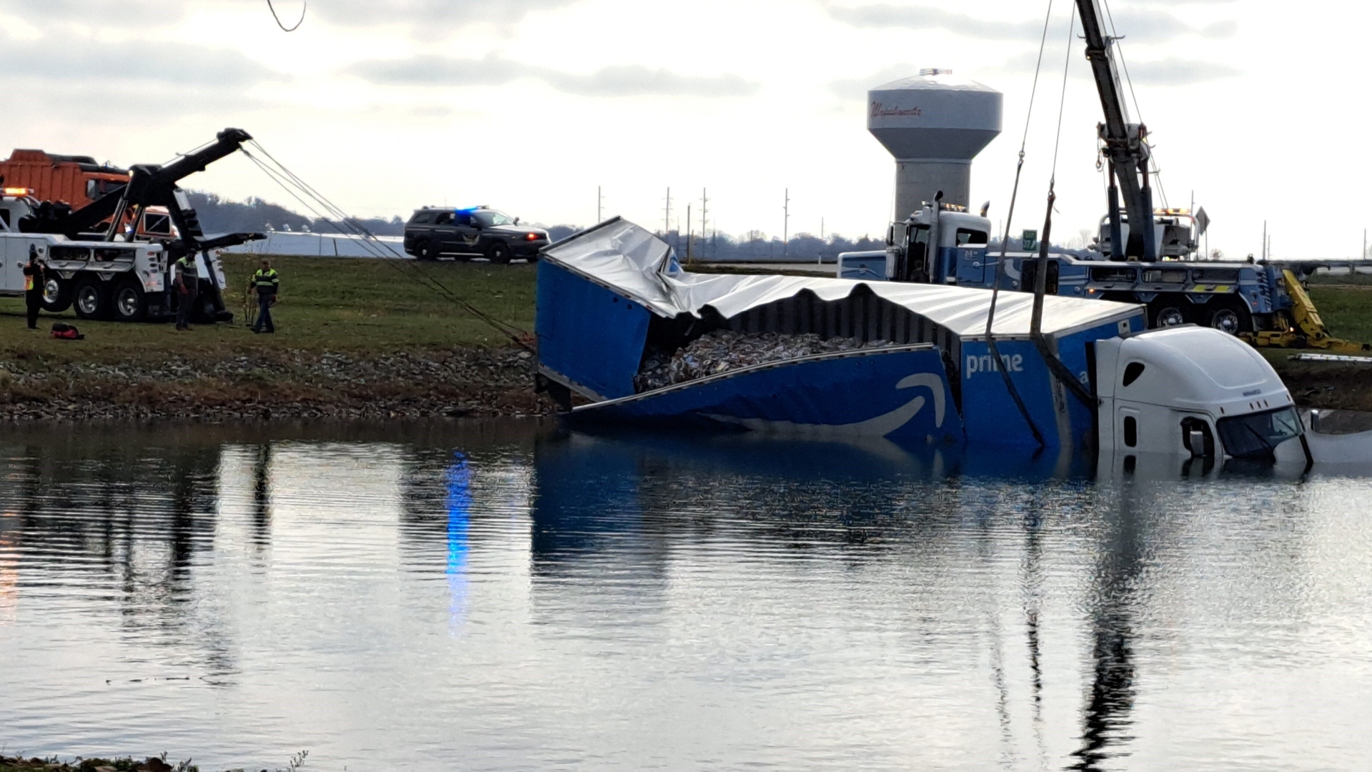 Amazon semi crashes into area pond – WHIO TV 7 and WHIO Radio