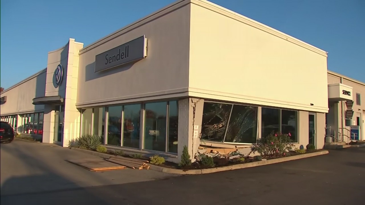 Truck crashes into window of car dealership in Greensburg WPXI