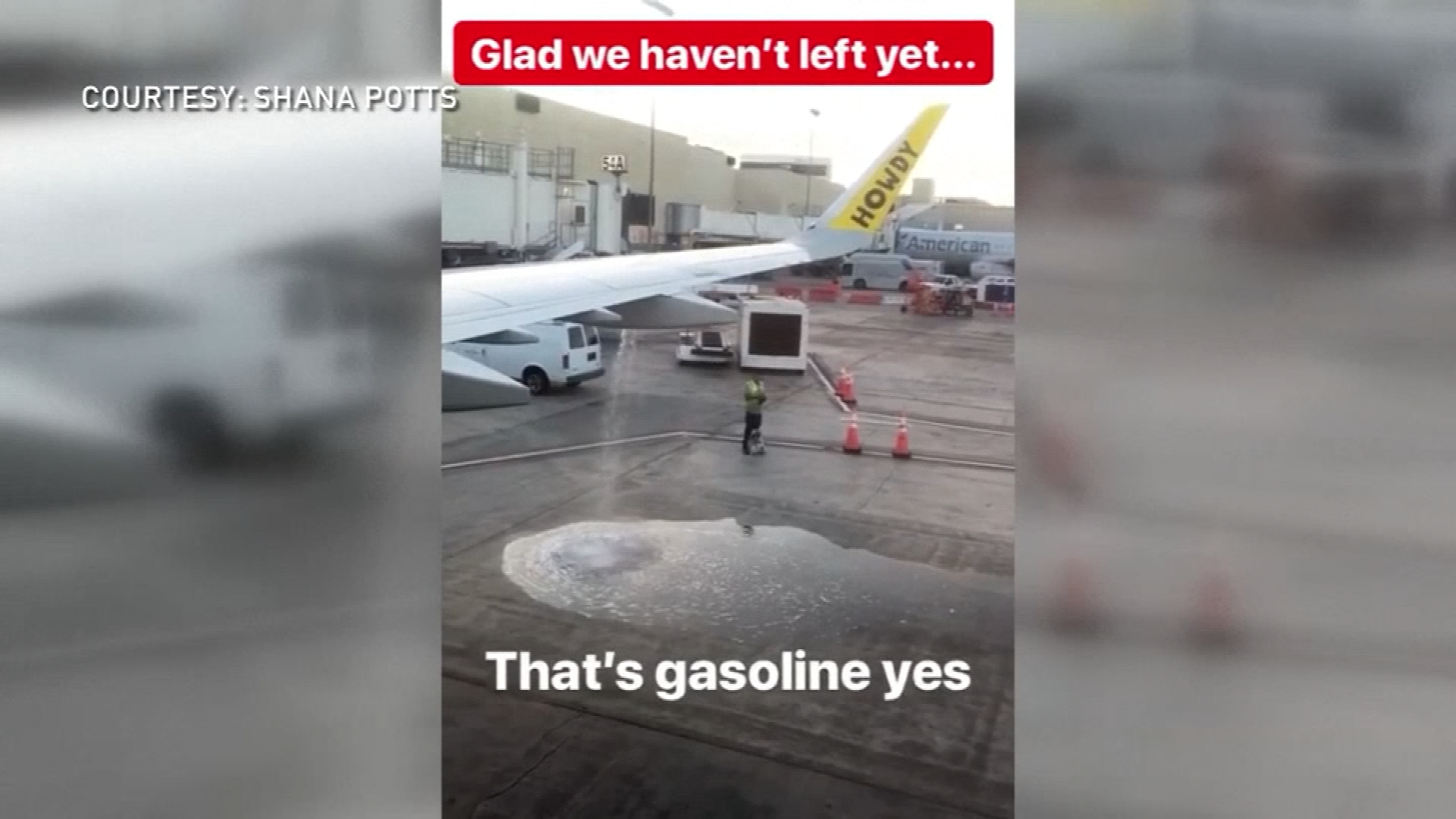 Passengers alert flight crew of jet fuel spill WPXI
