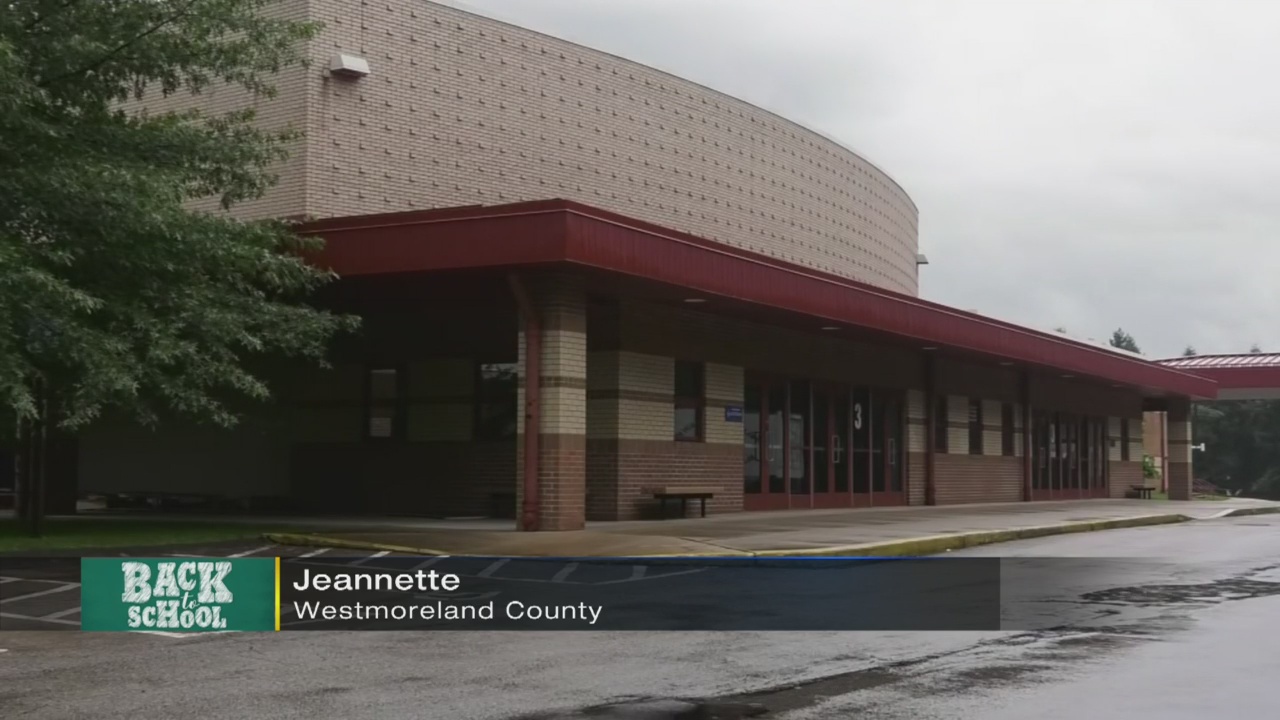 has advantages of being one of smallest school districts in