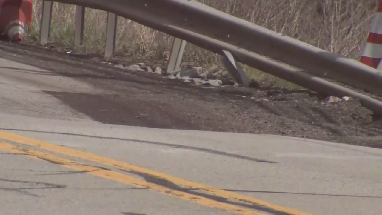 Road starting to dip, causing concern for residents WPXI