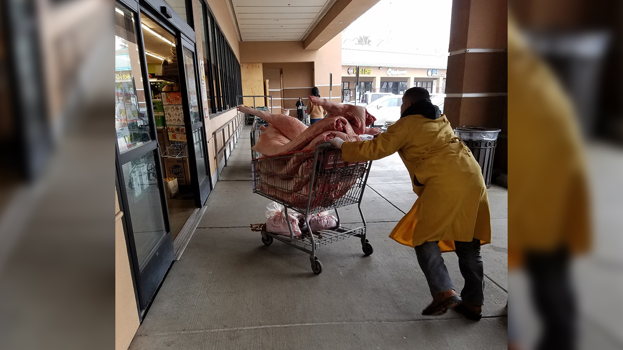 Uncovered raw meat transported in shopping carts caught on camera WPXI