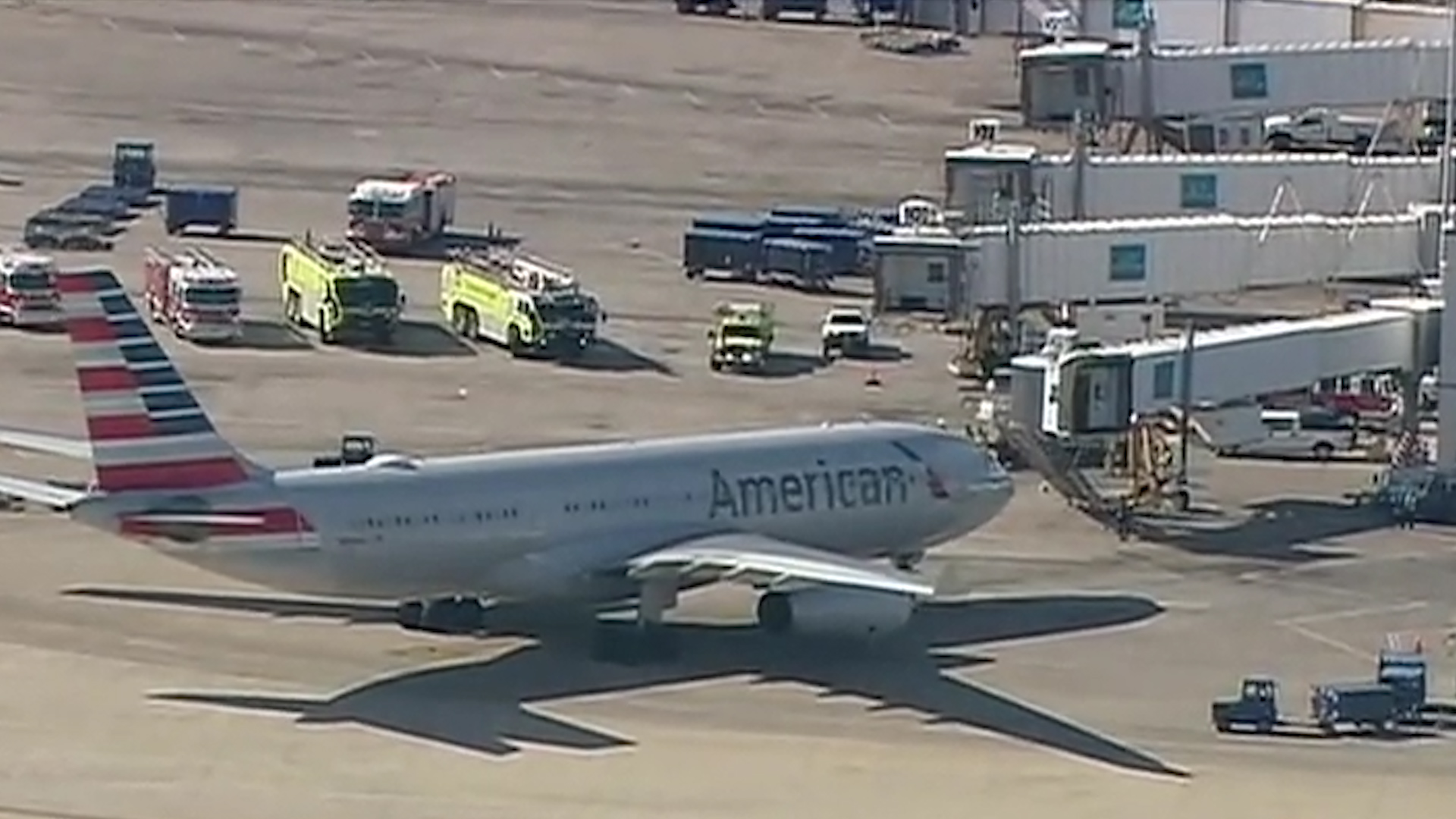 plane-returns-to-nc-airport-mid-flight-due-to-odor