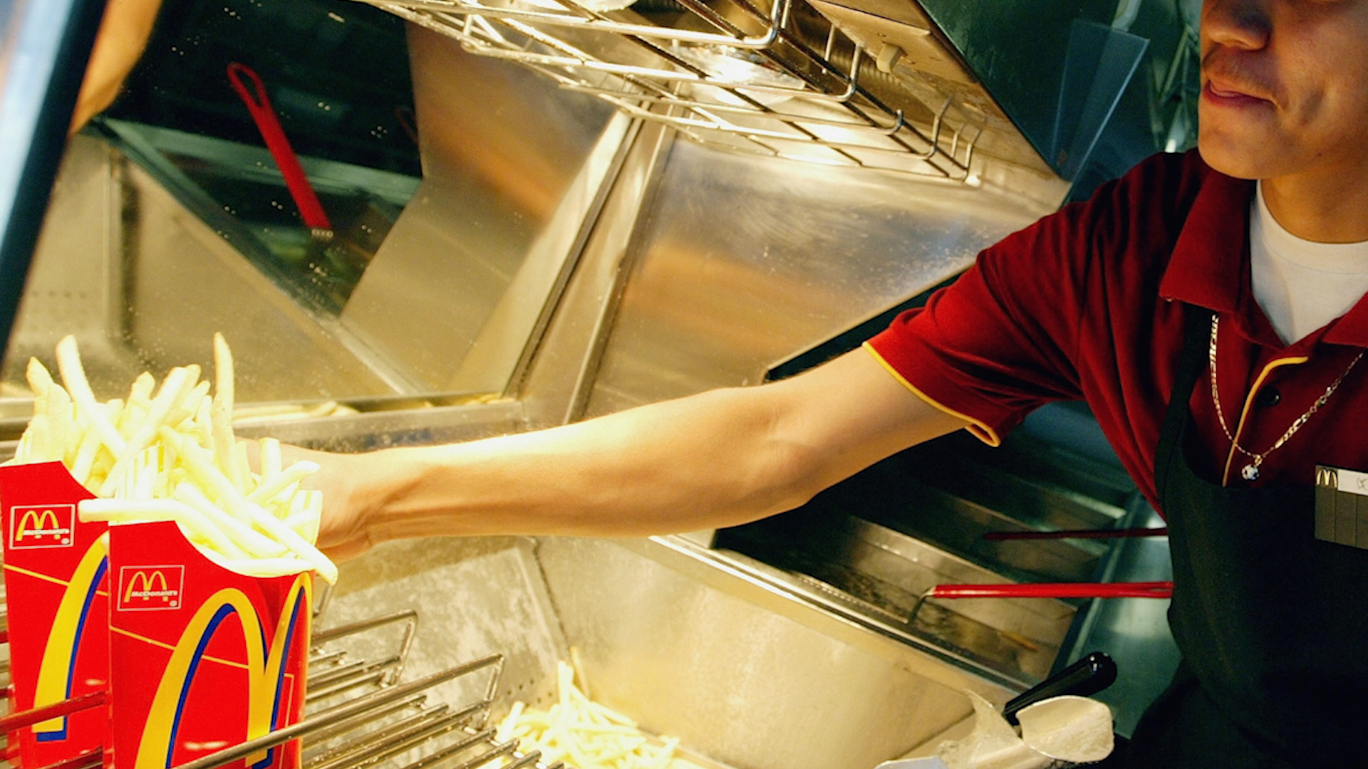 McDonald's manager stabs suspect after group attack, police say ...