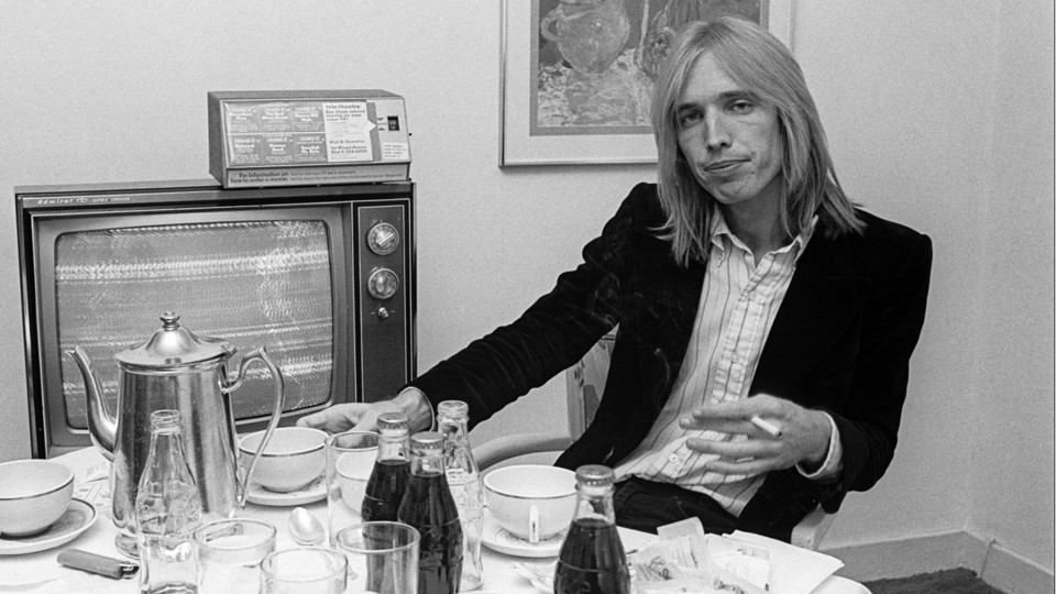 Tom Petty buried at famous cemetery in private funeral service WPXI