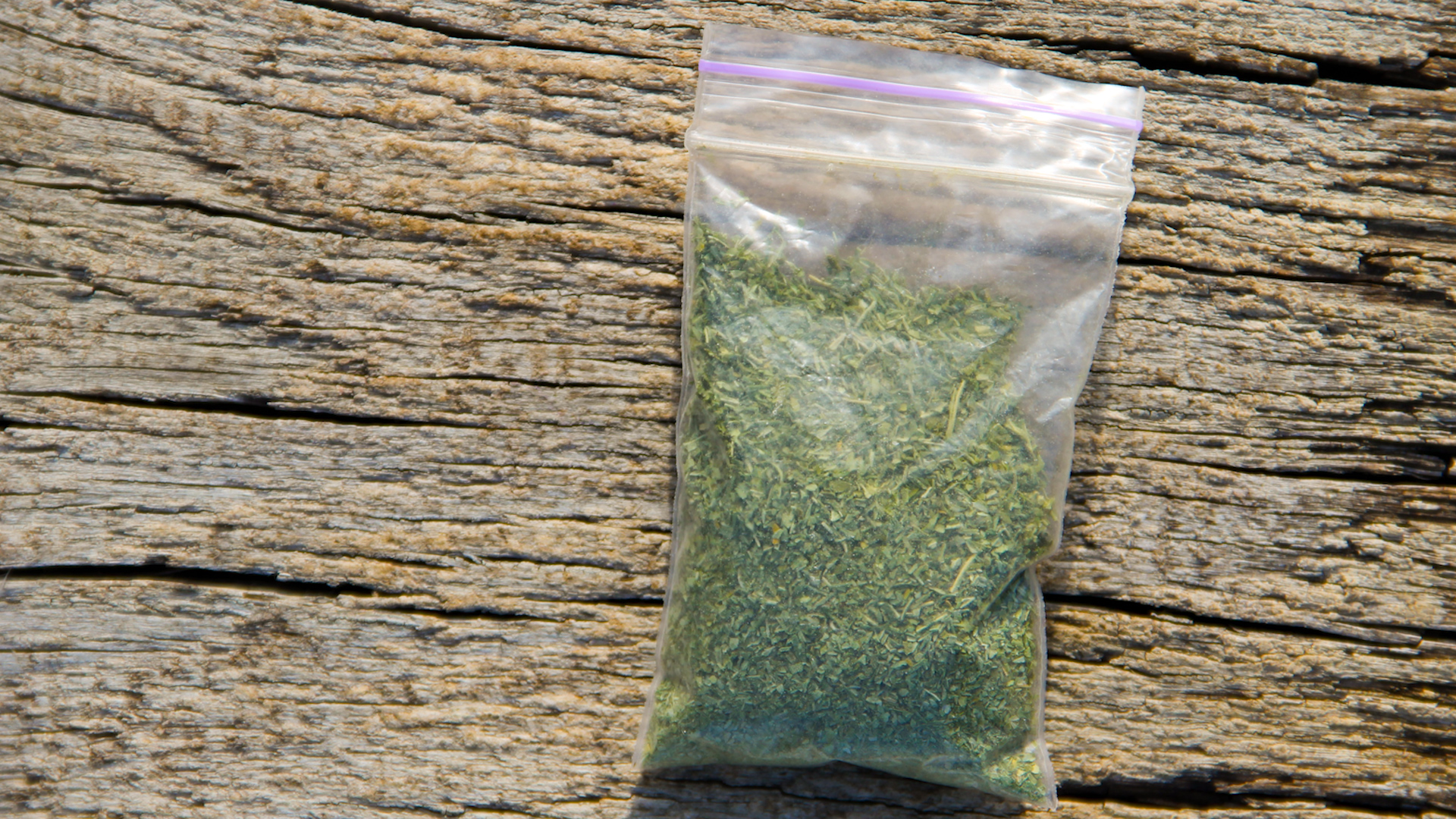Man who tried to sell grass clippings as marijuana arrested, police say