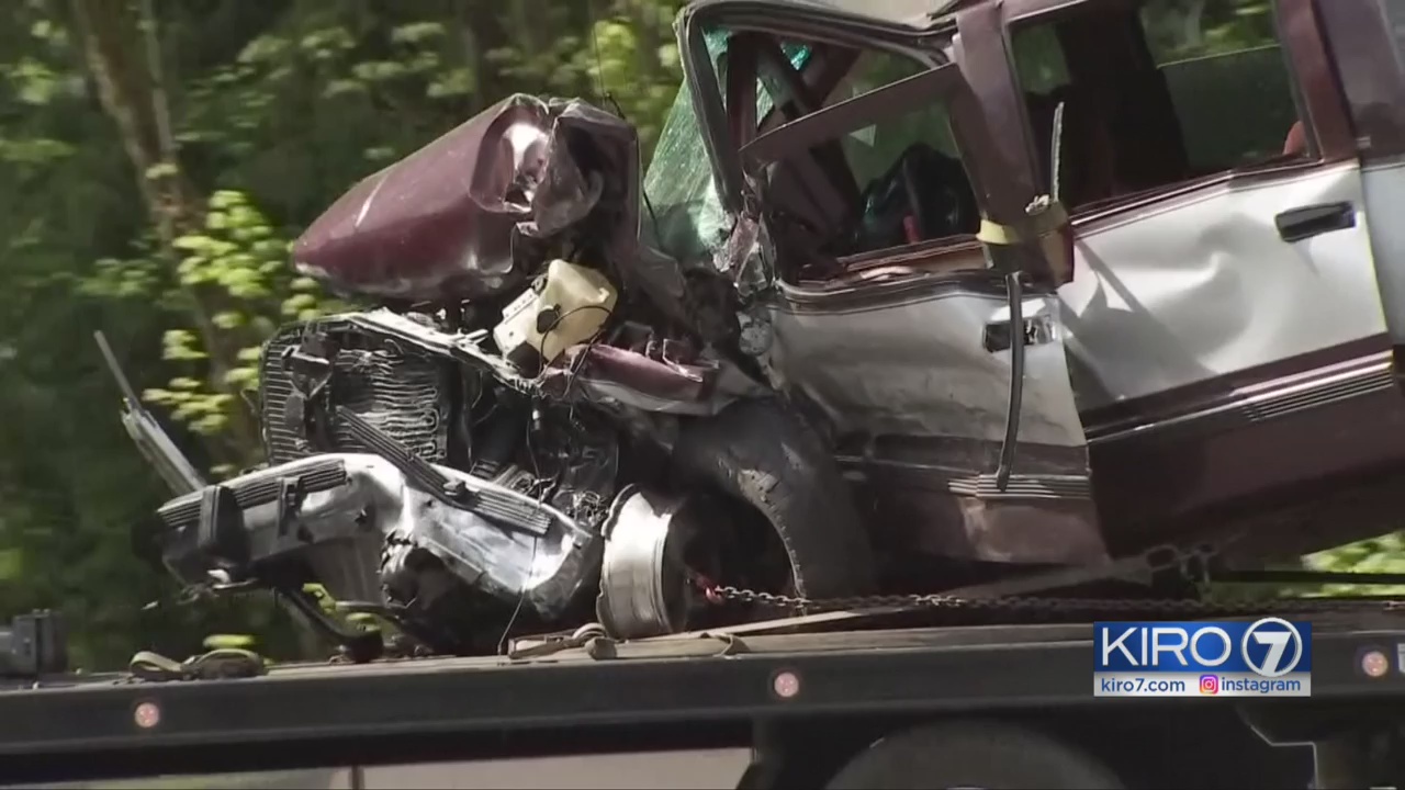 Crash kills father and daughter, injures mother in County