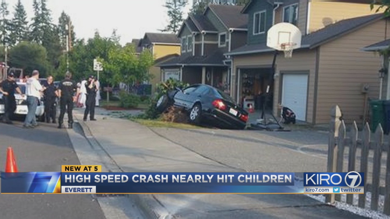 Everett man tackles driver who tried running away after almost hitting kids  - KIRO 7 News Seattle