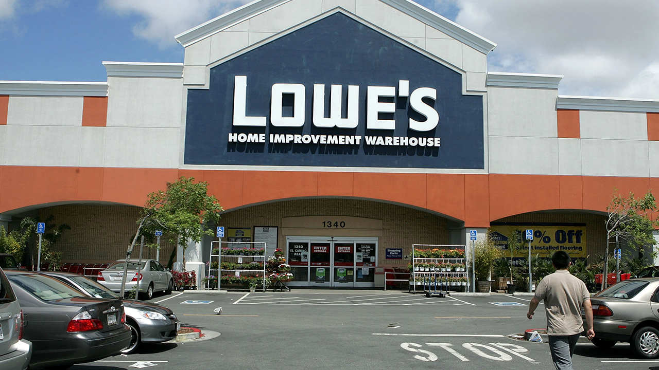 lowe-s-expands-military-discount