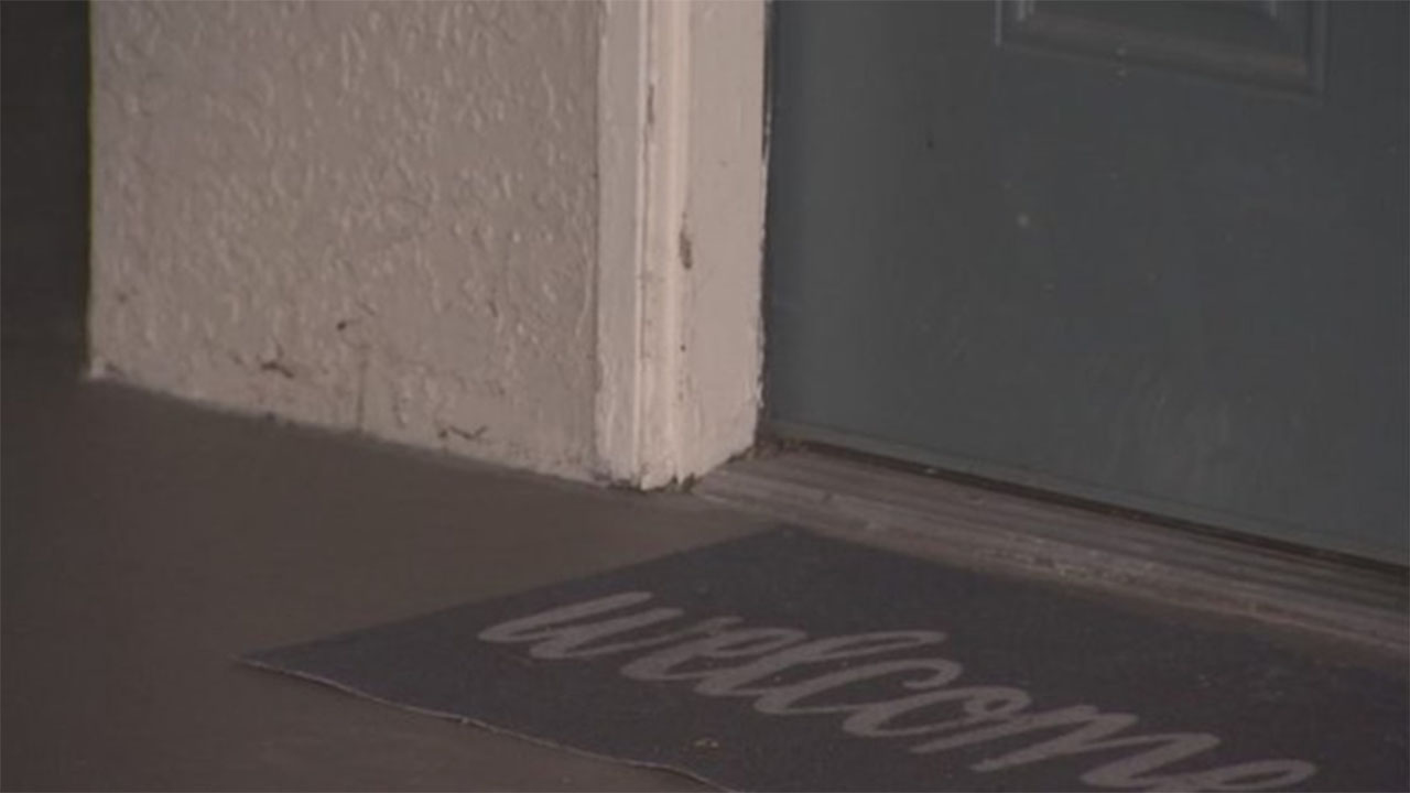 Woman describes finding abandoned newborn on doorstep 'The baby was so