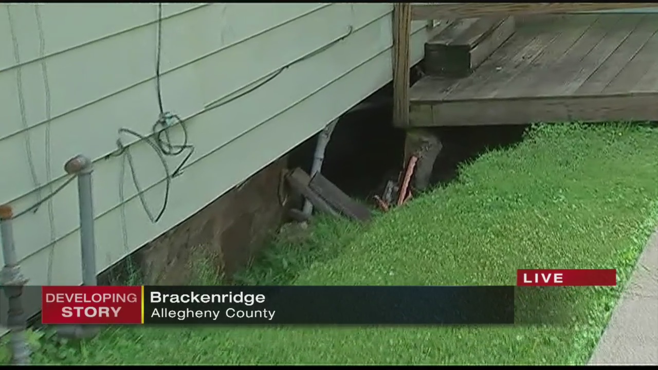 Collapsing Brackenridge home displaces couple, neighbors due to safety